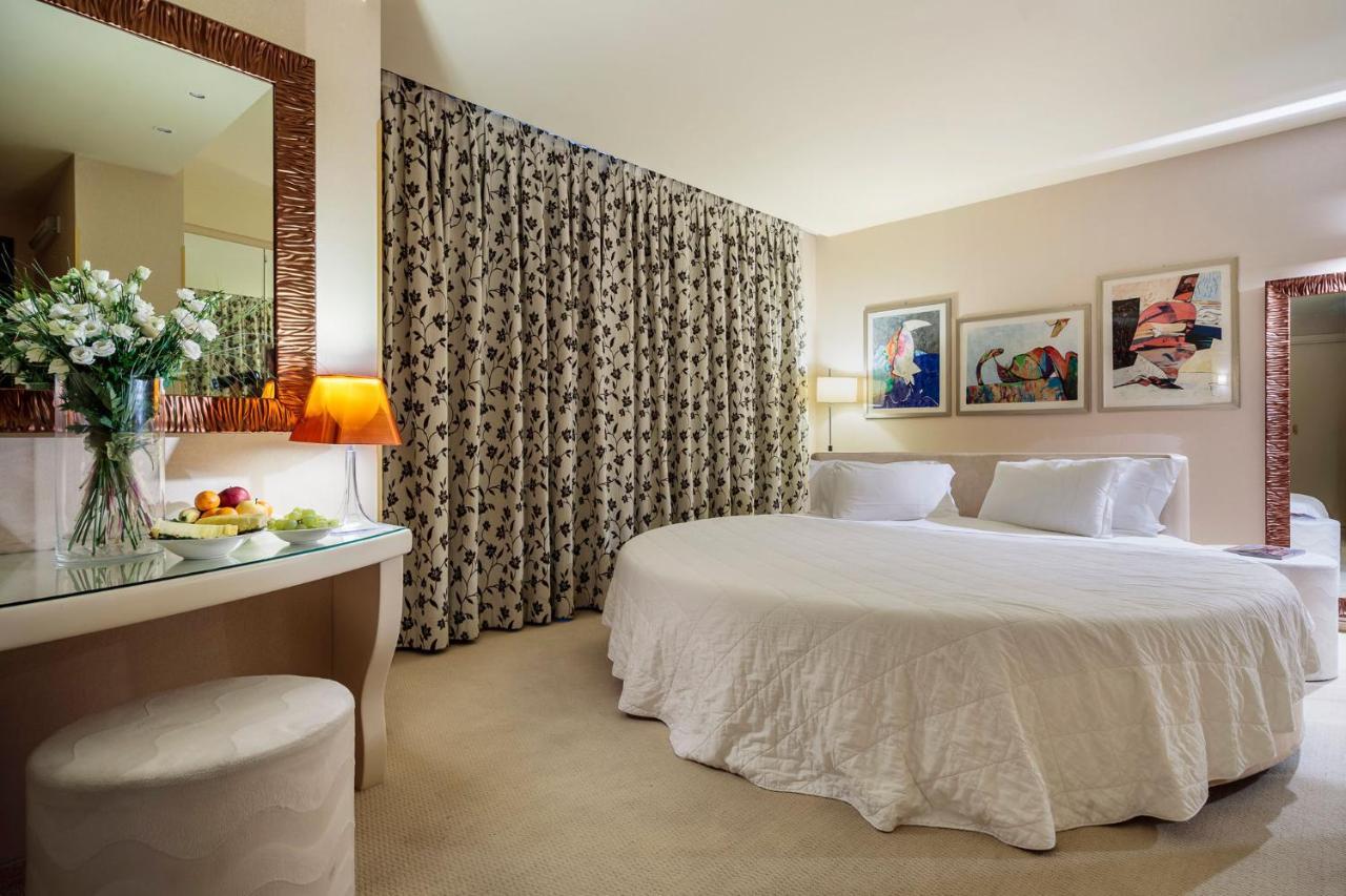 Superior King Suite