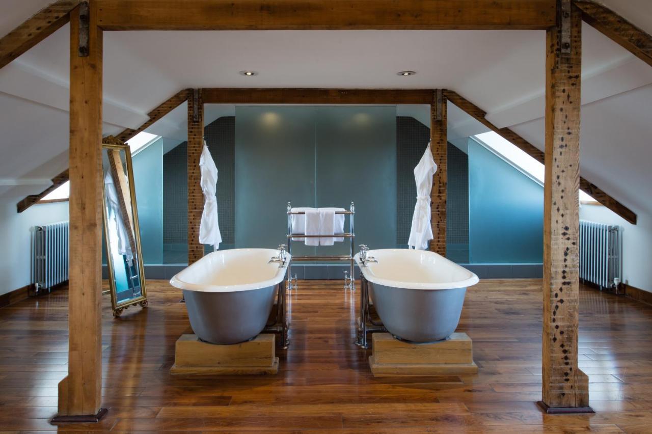 Signature Suite
