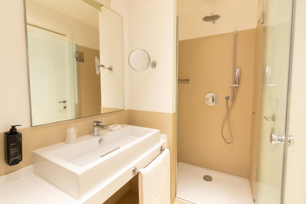 Deluxe Double Room with Sea View without Balcony,1009502701:JPEG