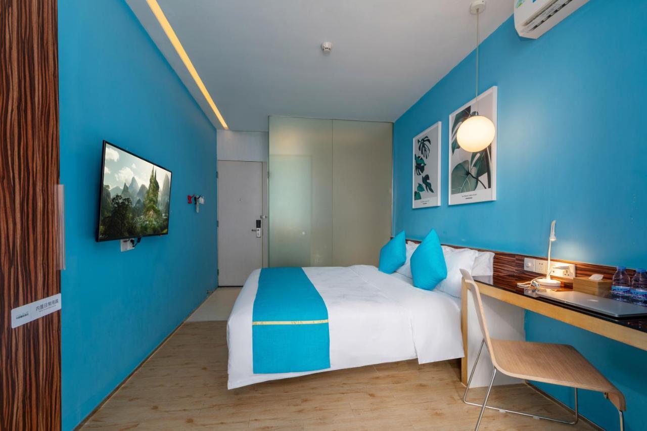 Standard Queen Room