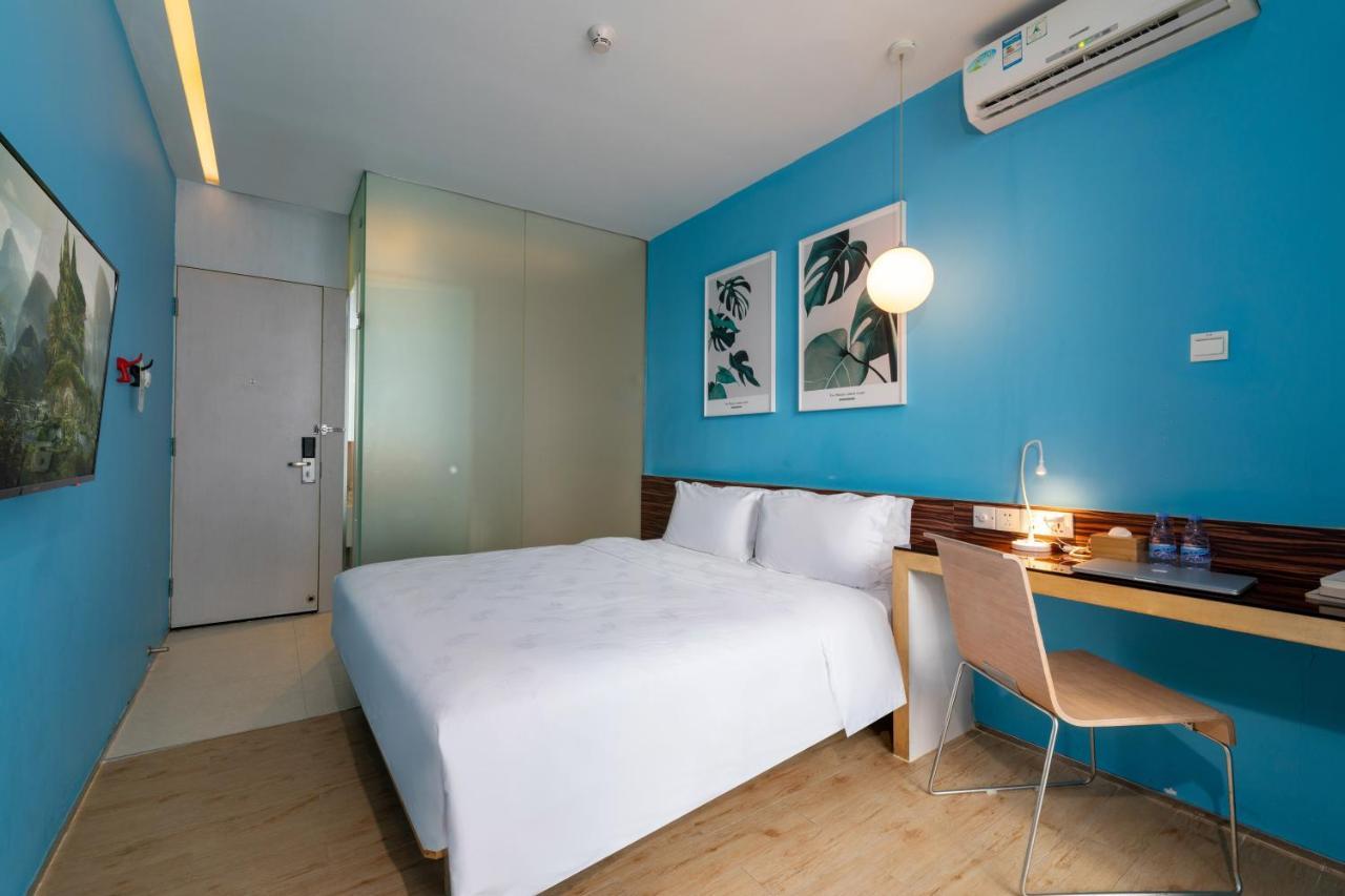 Standard Queen Room