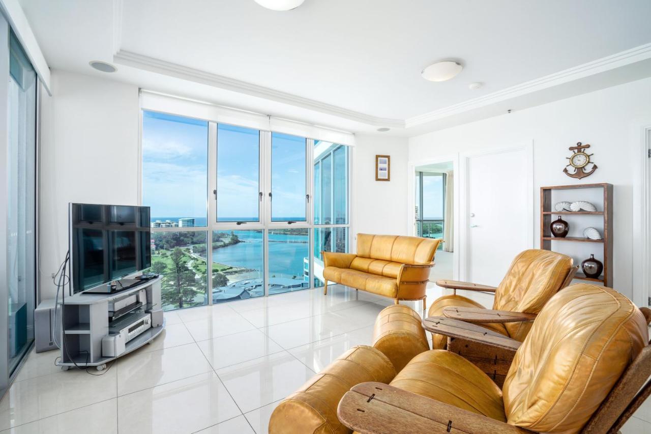 Luxury Three-Bedroom Apartment,1007145685:JPEG