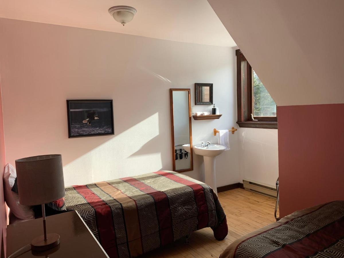 Double Room Single Bed