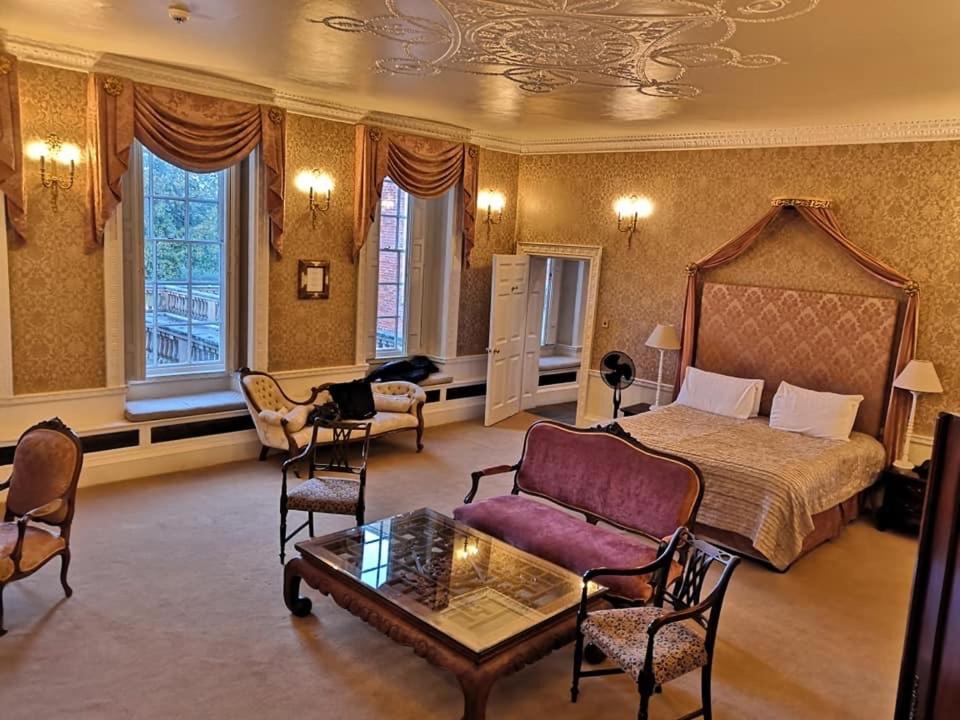 Signature Suite