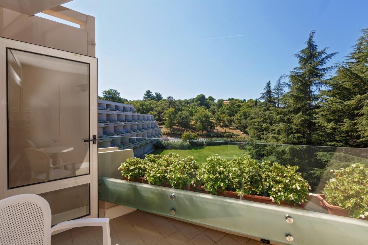 Classic Single Room Balcony Park Side