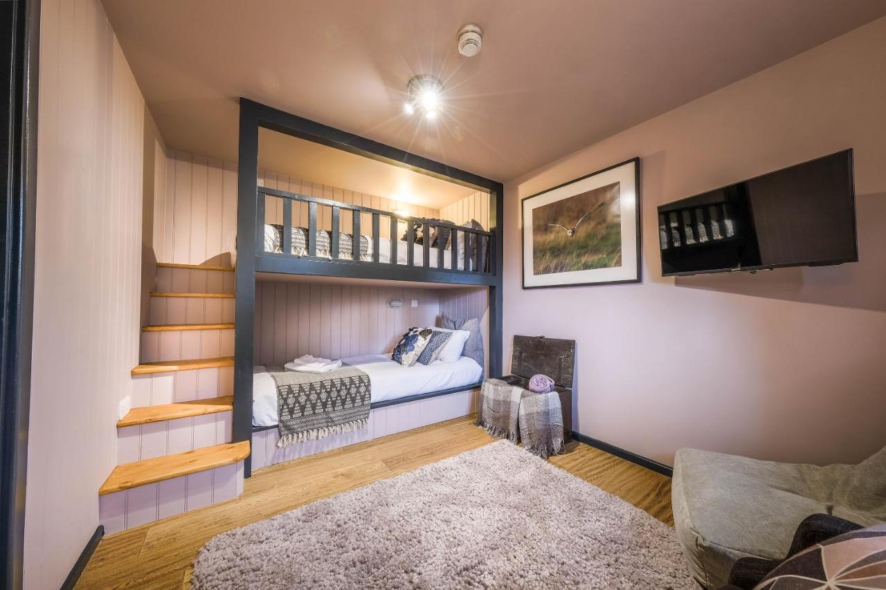 Suite,1011306043:JPEG