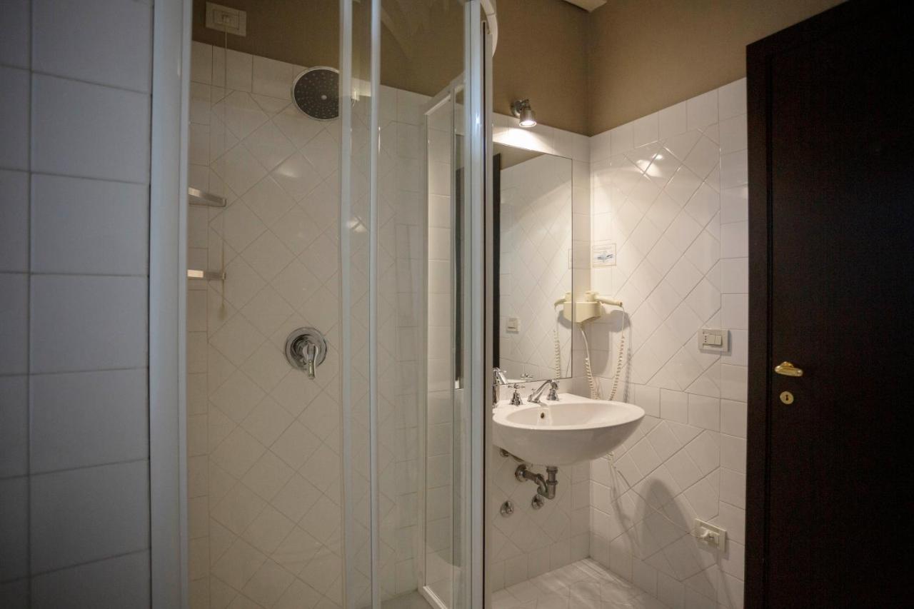Standard Double Room,1011522916:JPEG