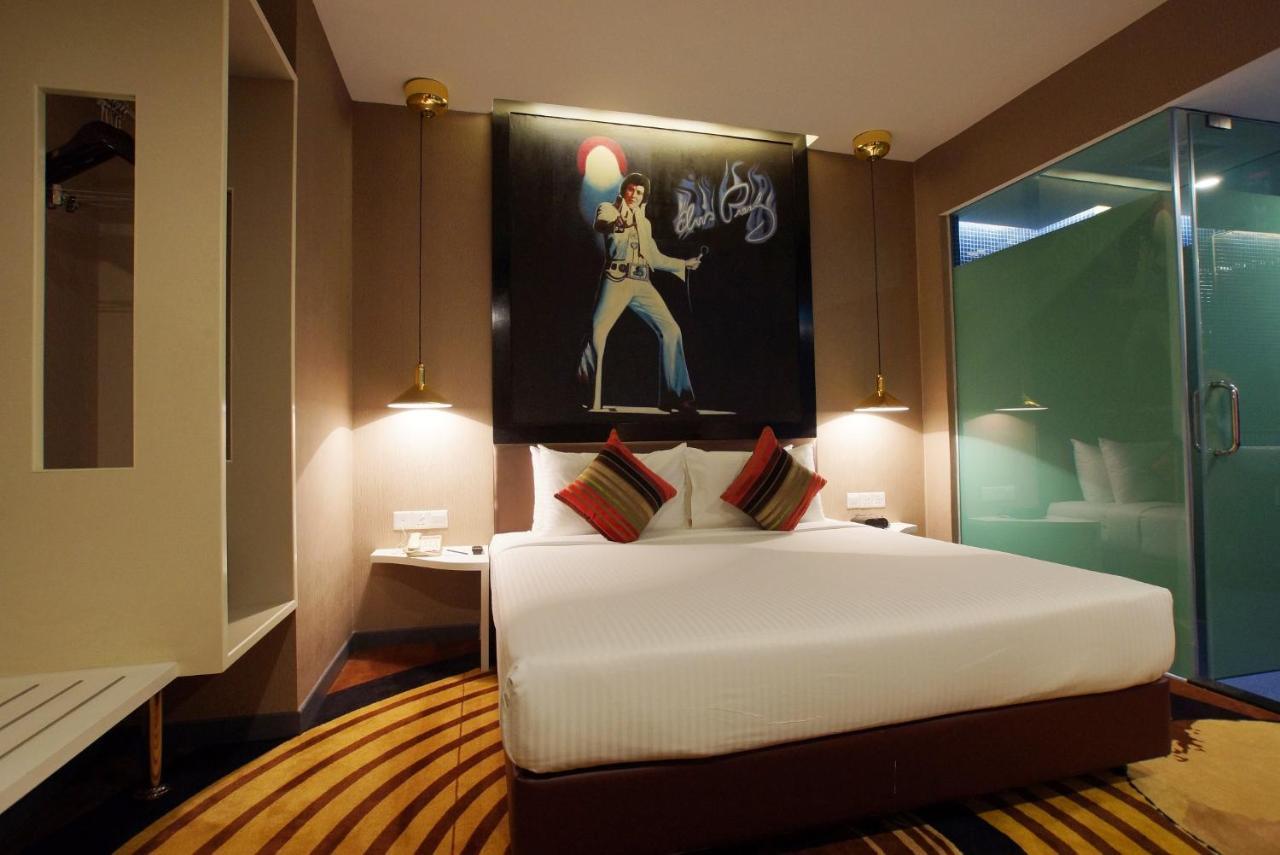 Theme room