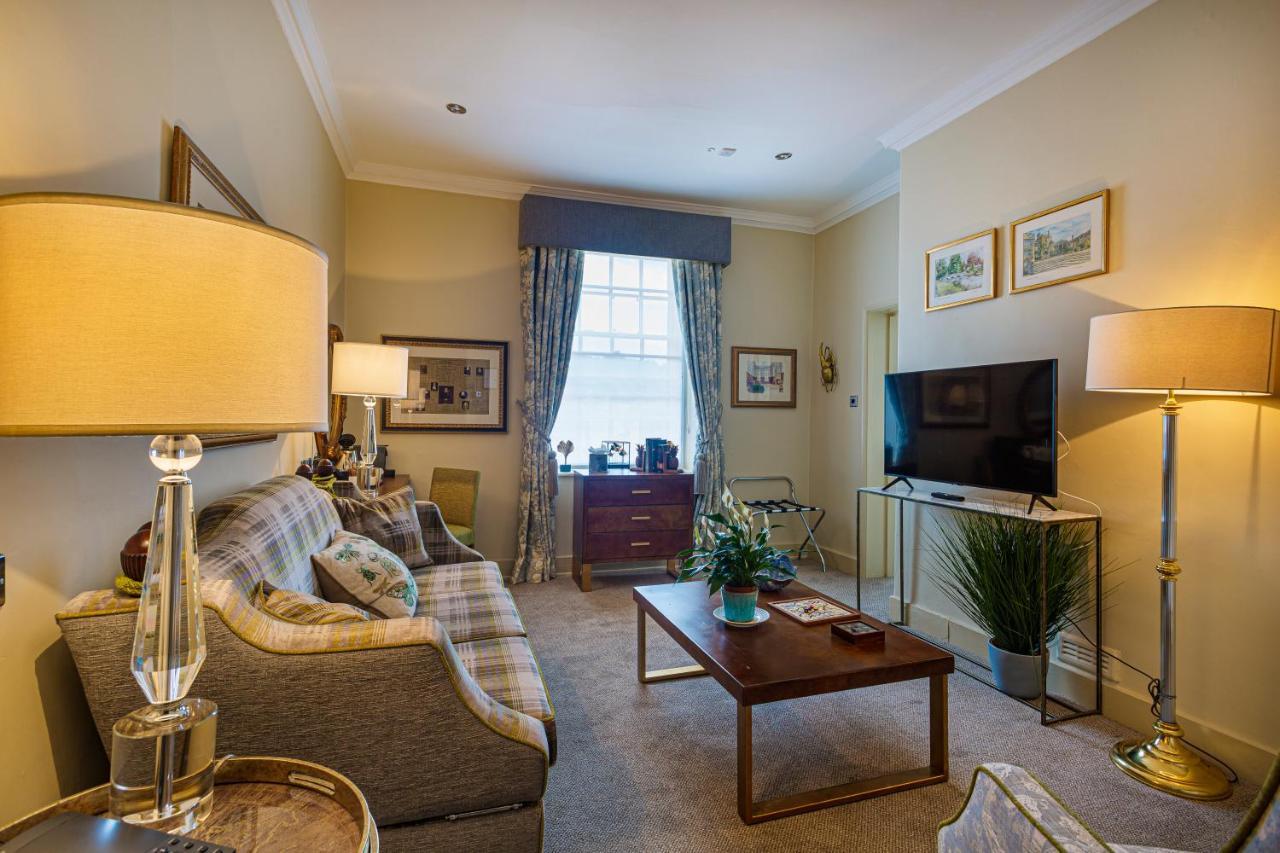Deluxe Suite,1012278733:JPEG