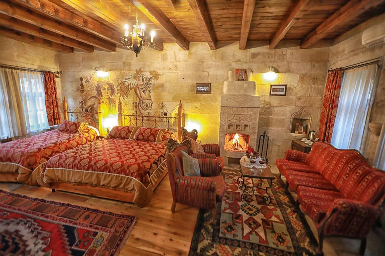 Stone Deluxe Triple- Lower Floor