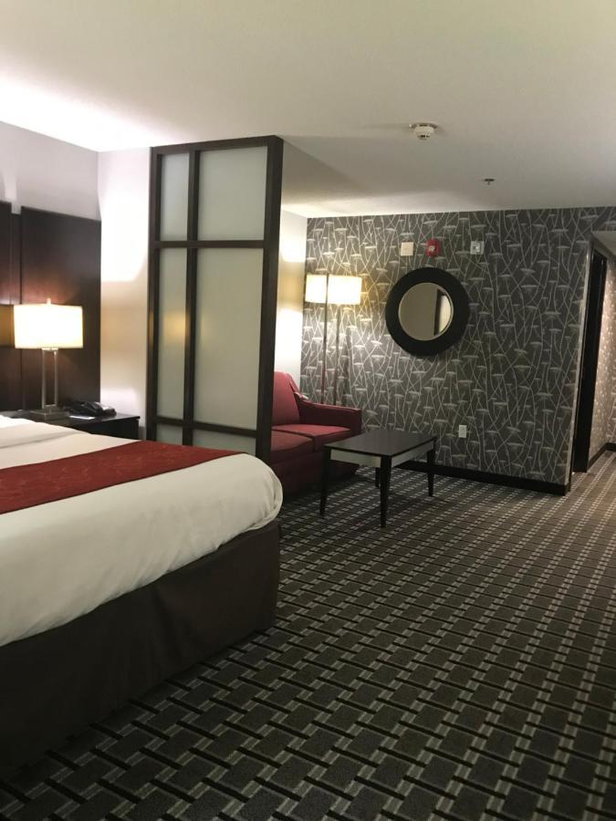 King Suite - Accessible/Non-Smoking