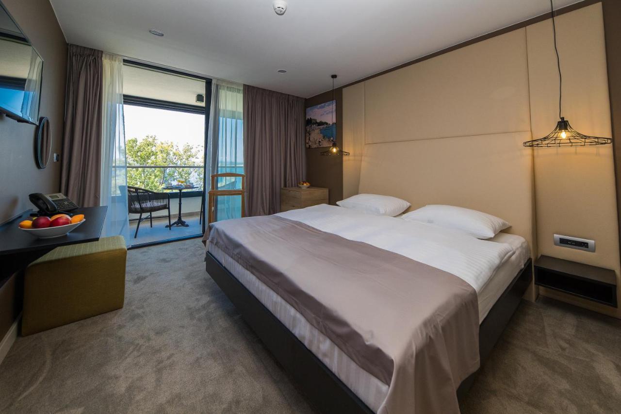 Superior Double or Twin Room with Sea Side View and Balcony,1022396461:JPEG