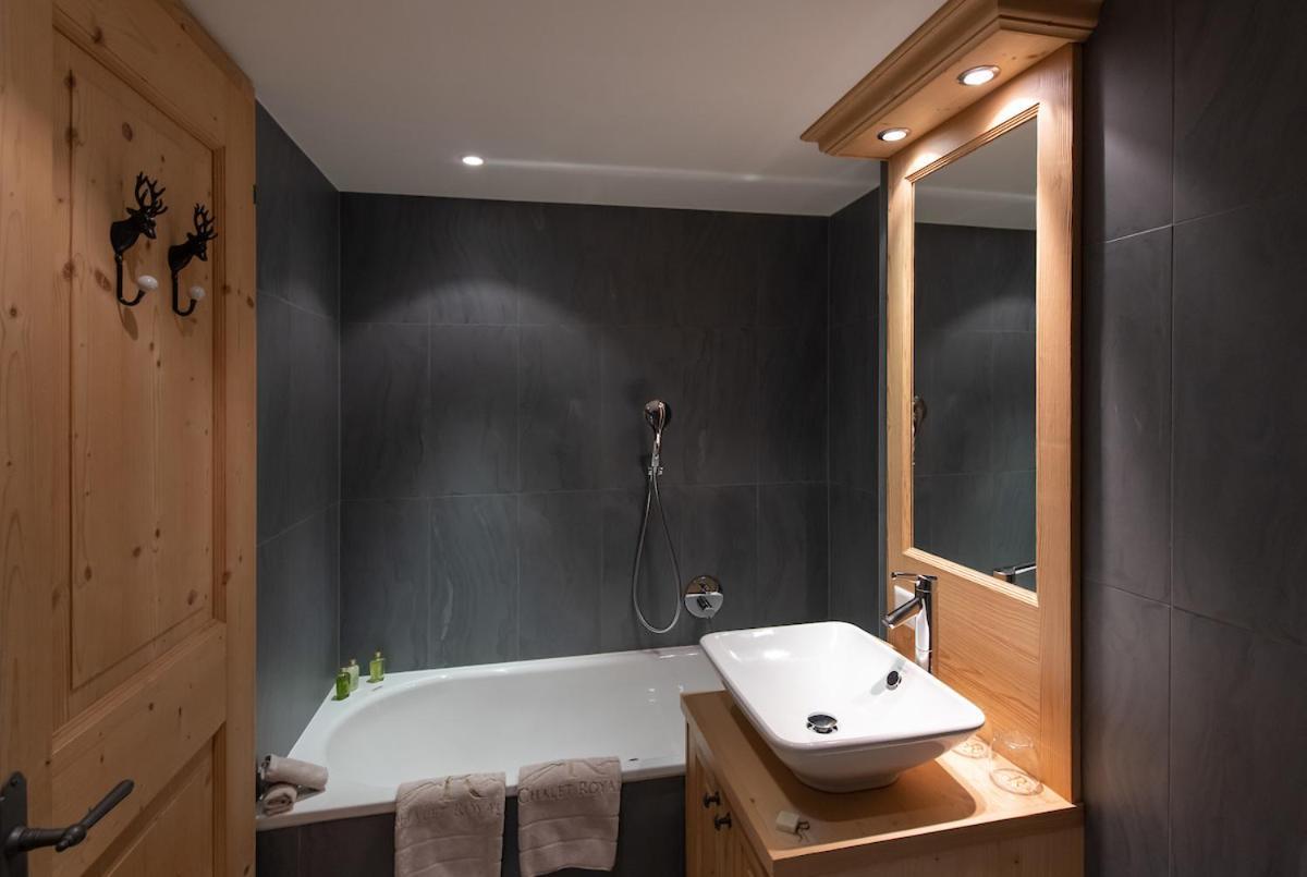 One-Bedroom Suite,1259304730:JPEG