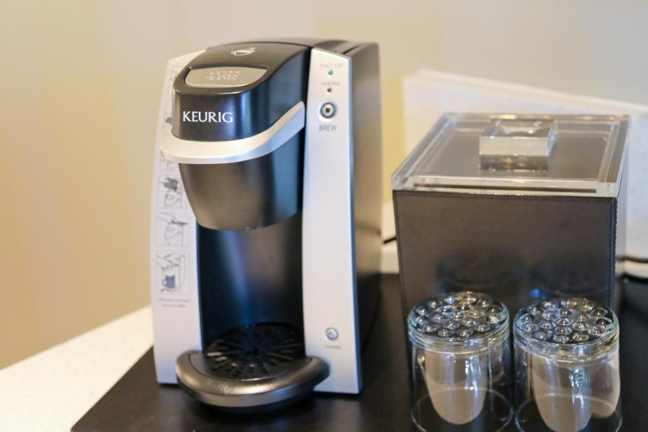 Deluxe King Room,1026225124:JPEG