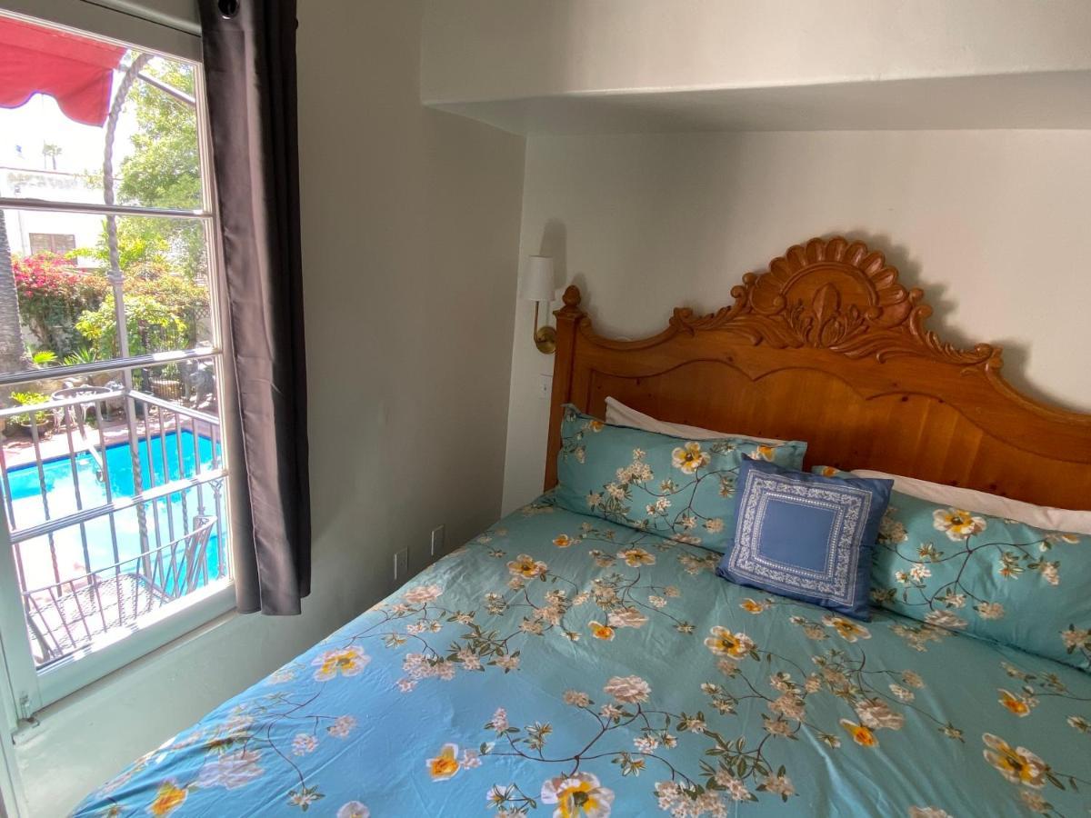 Suite Balcony,1029196531:JPEG