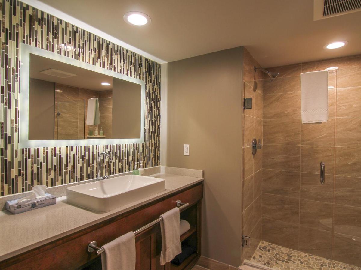 Queen Room with Two Queen Beds,1739459754:JPEG