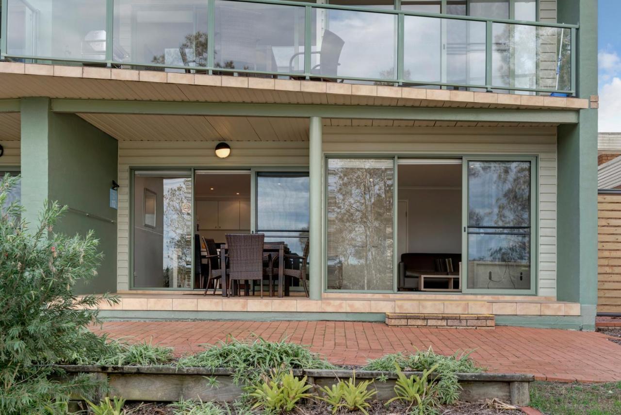 Deluxe 1 Bedroom Riverview Apartment