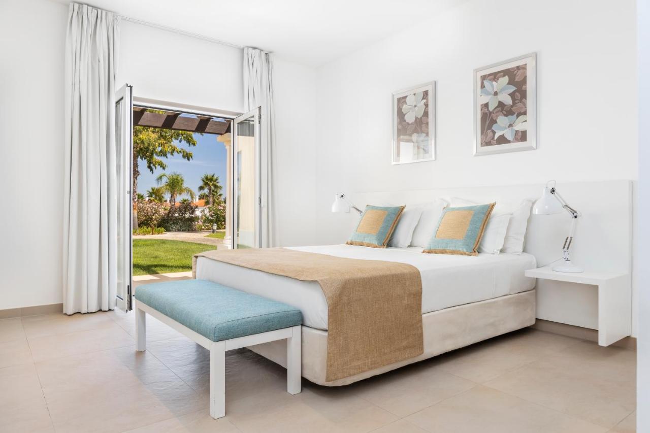 Three-Bedroom Villa with Private Pool,1253557777:JPEG