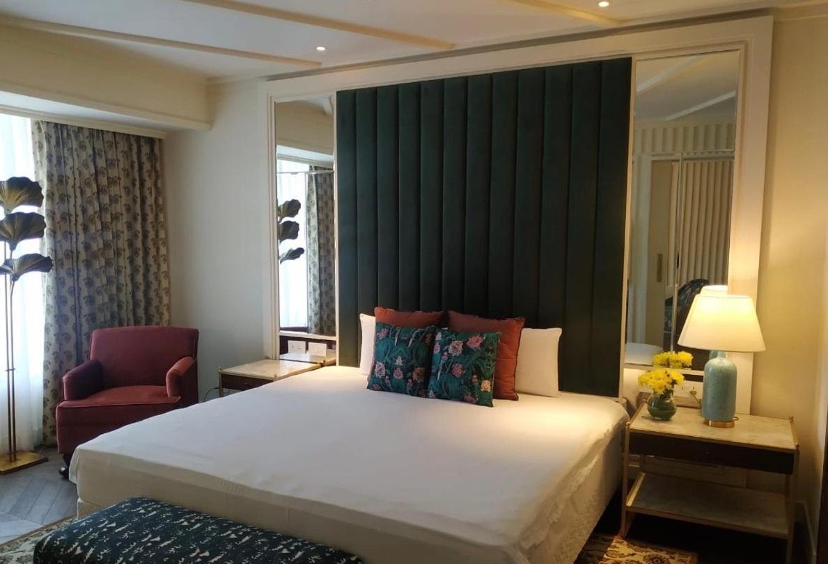 SeleQtions Suite with Two Way Airport Transfer and 20% discount on Food & Beverage and Spa,1037245210:JPEG