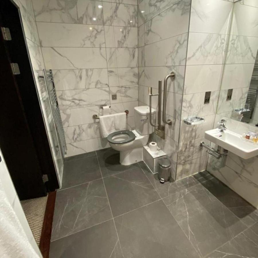 Accessible Room - Deluxe Double or Twin - Includes Leisure Access,1036952059:JPEG