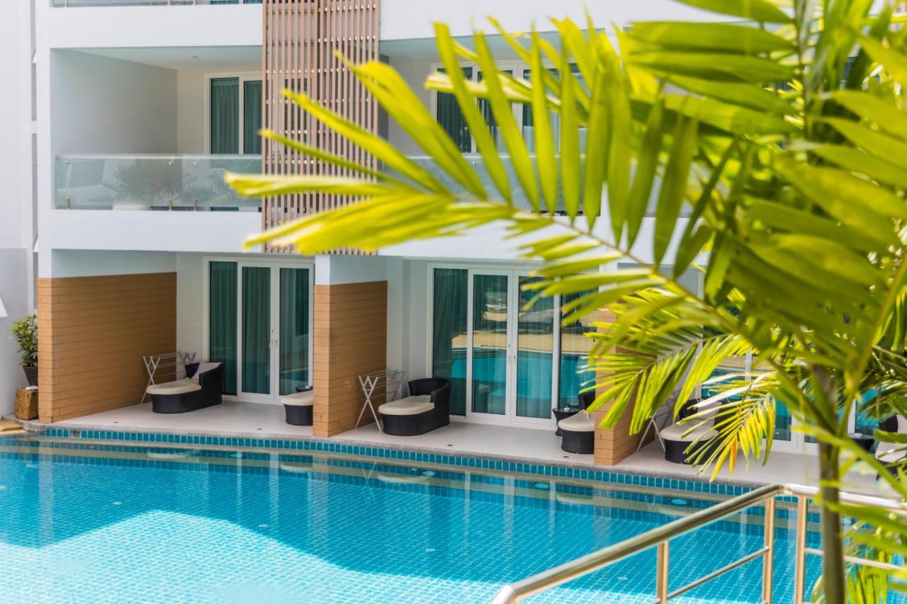 Deluxe Double Room with Pool Access