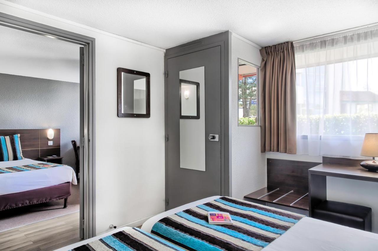 Chambre Lit Queen-Size Familiale avec 2 Lits Simples