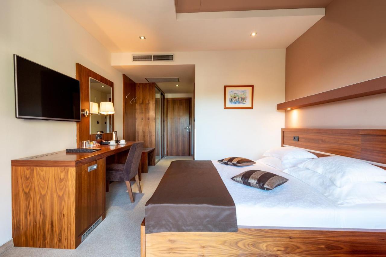 Double or Twin Room Partial Sea View