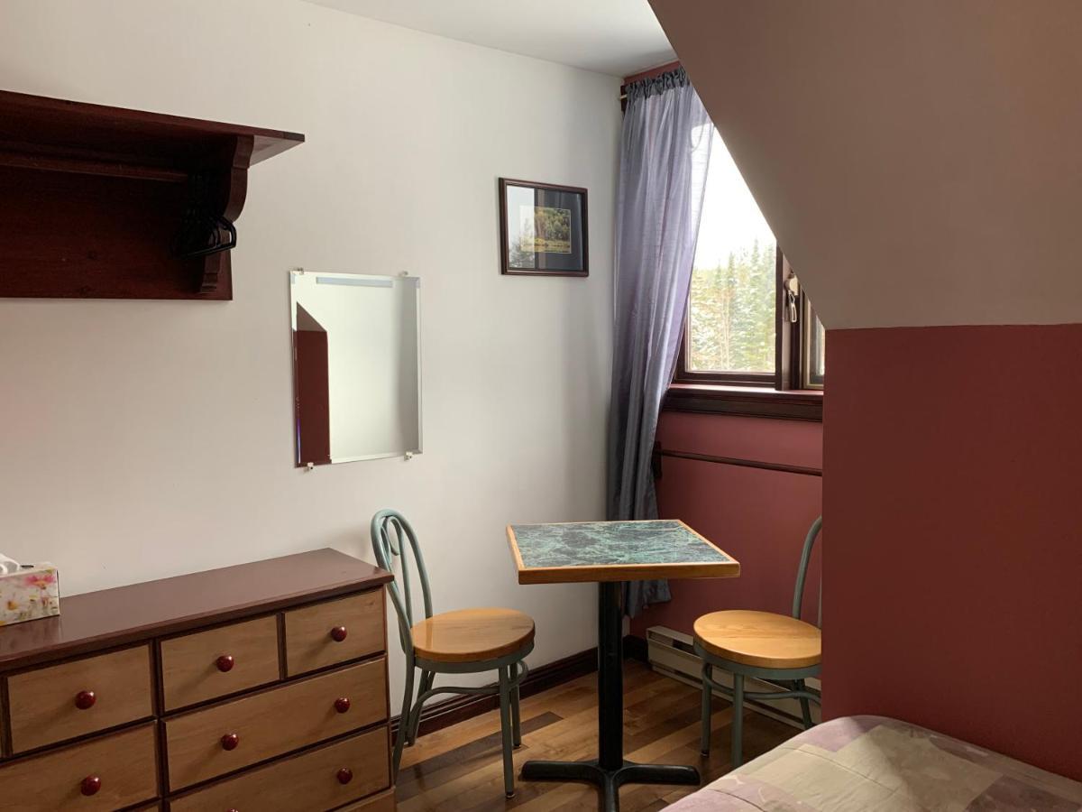 Double Room Single Bed