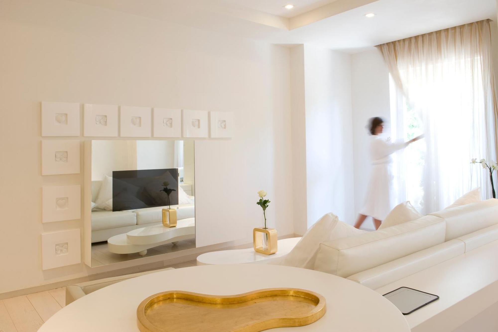 Junior Suite  - Free Spa Access,1405780343:JPEG