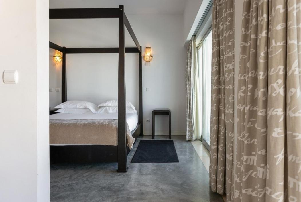 Suite,1071909421:JPEG