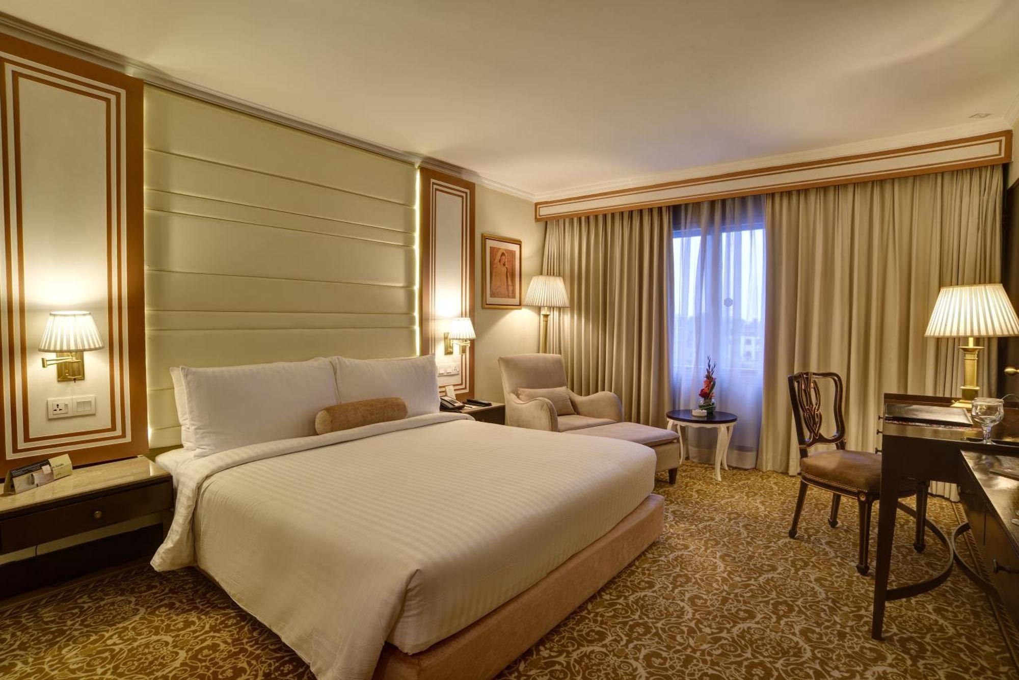 Standard King Room,1067001583:JPEG