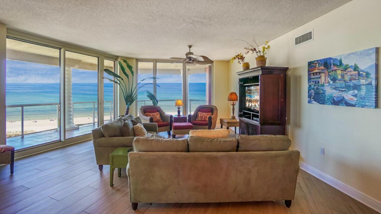 Three-Bedroom Apartment Water View