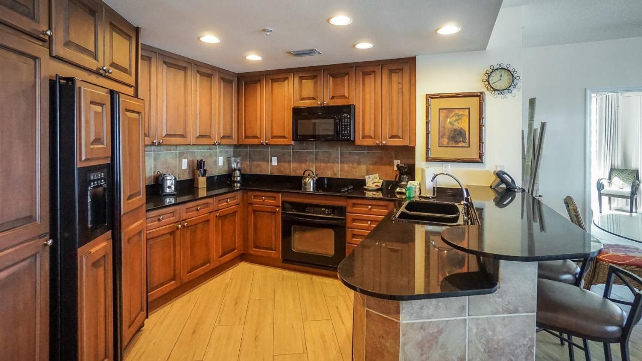Three-Bedroom Apartment Water View