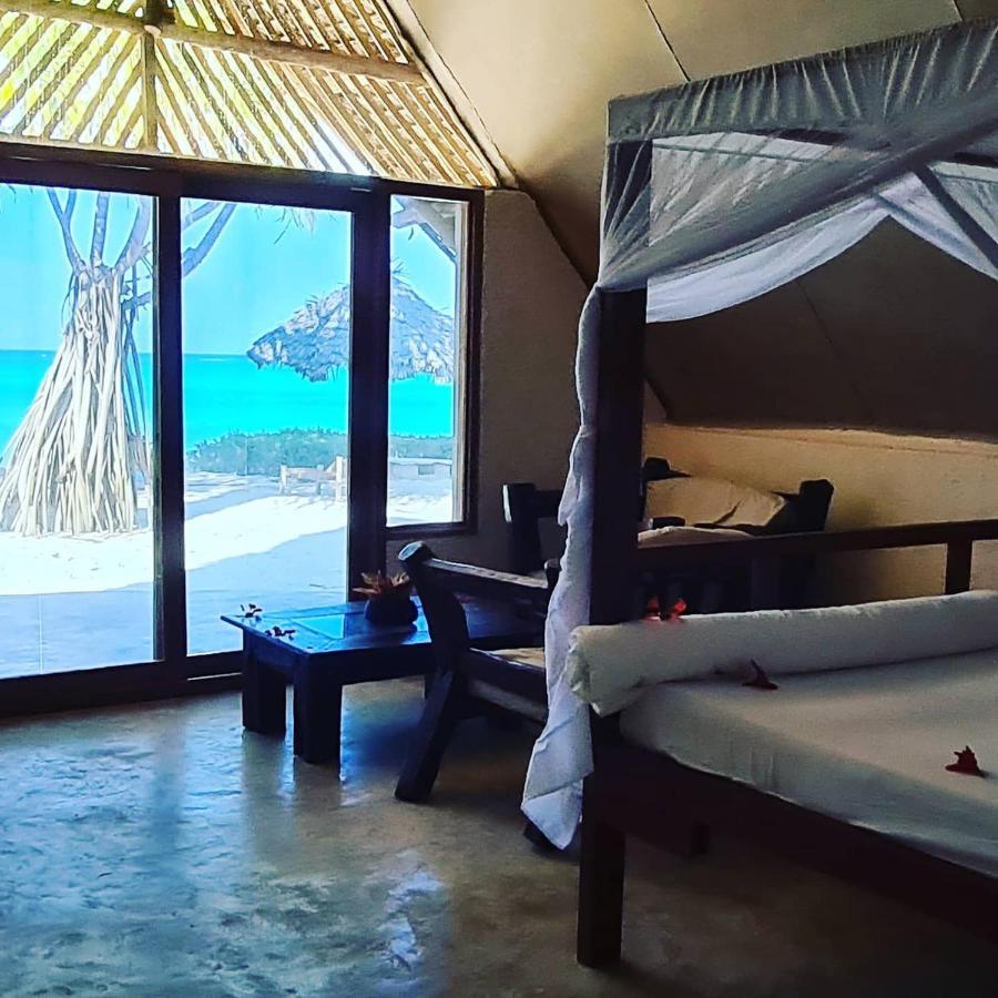 Ocean Front Bungalow,1074201577:JPEG