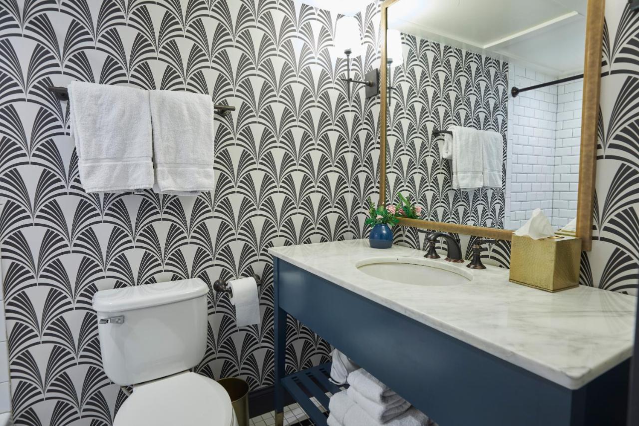 Queen Room,1077452581:JPEG