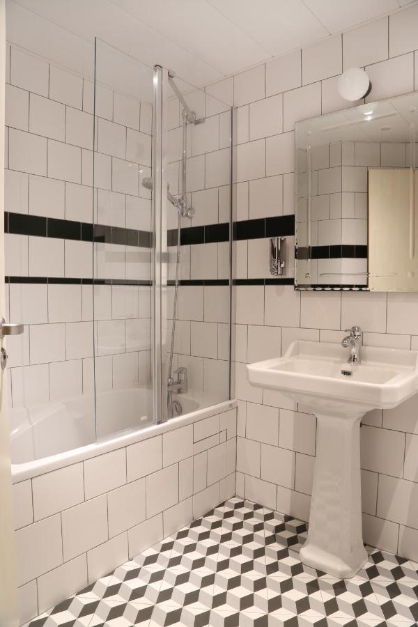 Family Room,1742576366:JPEG