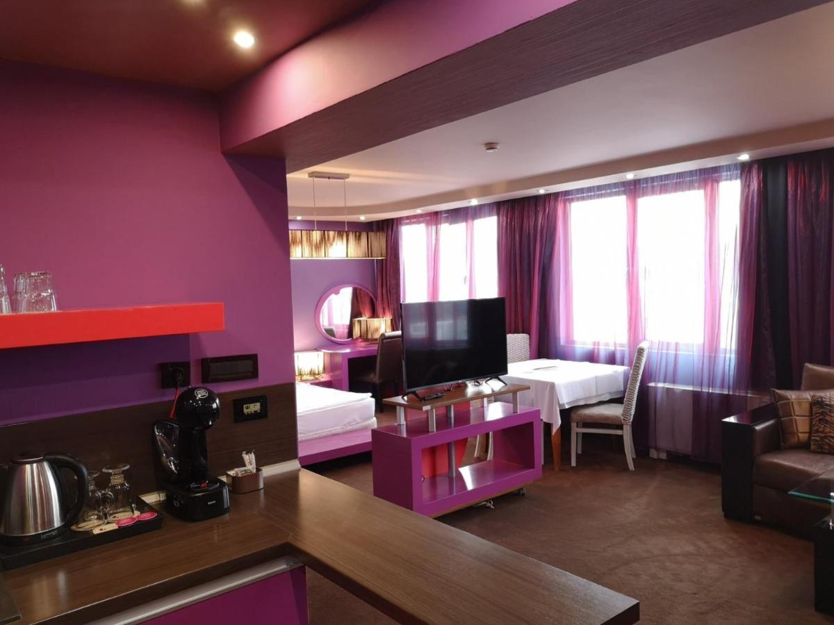 Deluxe Apartment