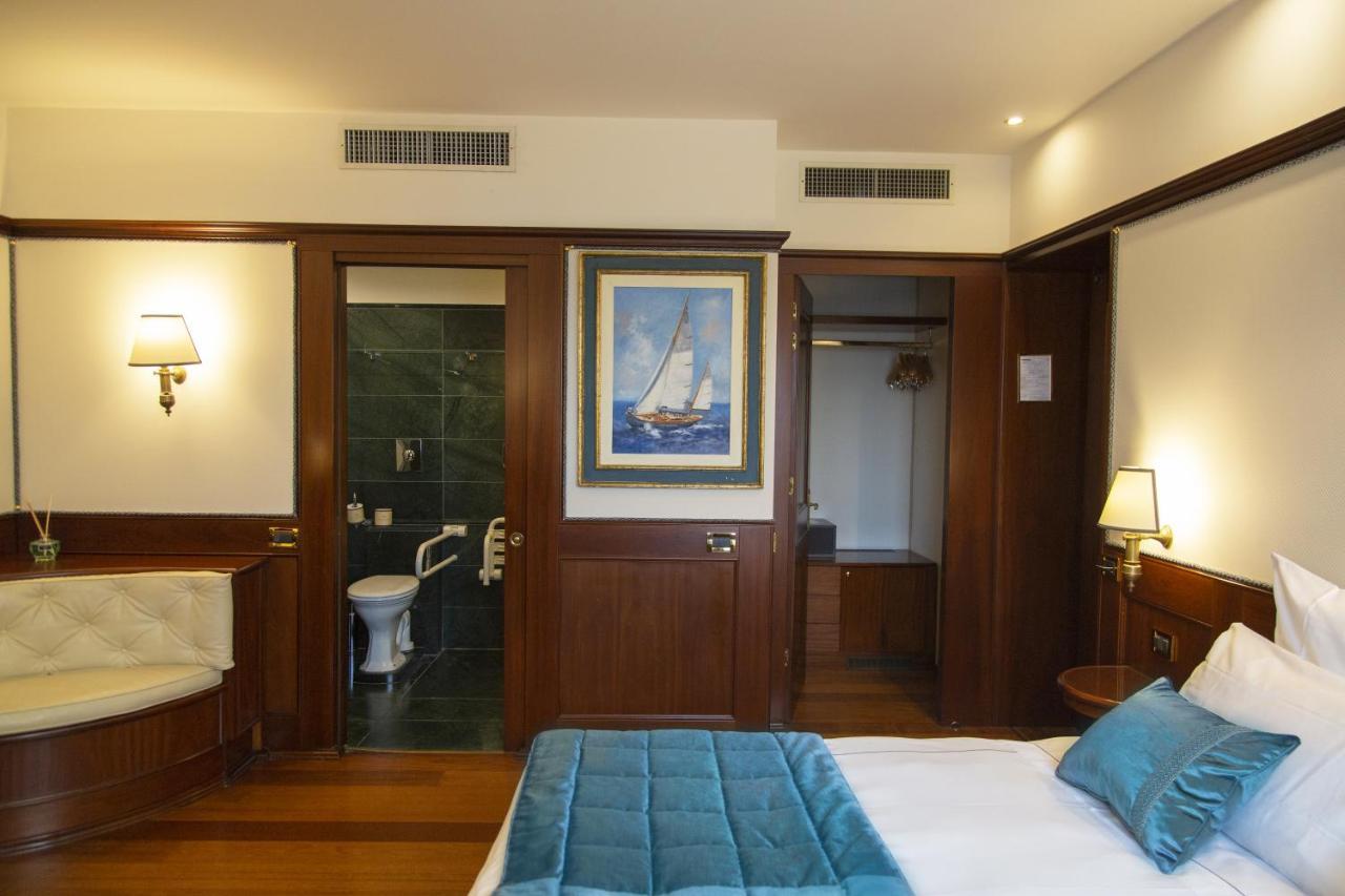 Deluxe Double Room Lagoon View