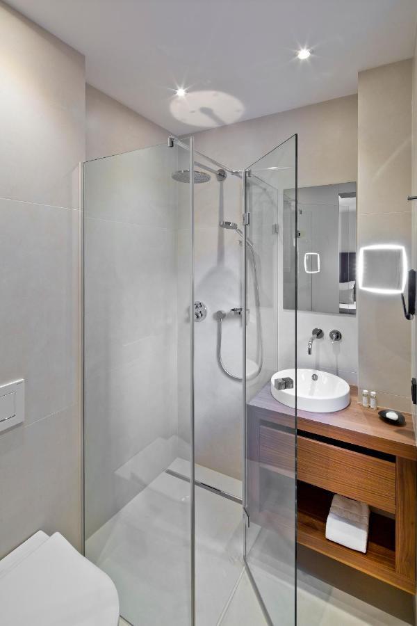 Single Room Air Conditioning