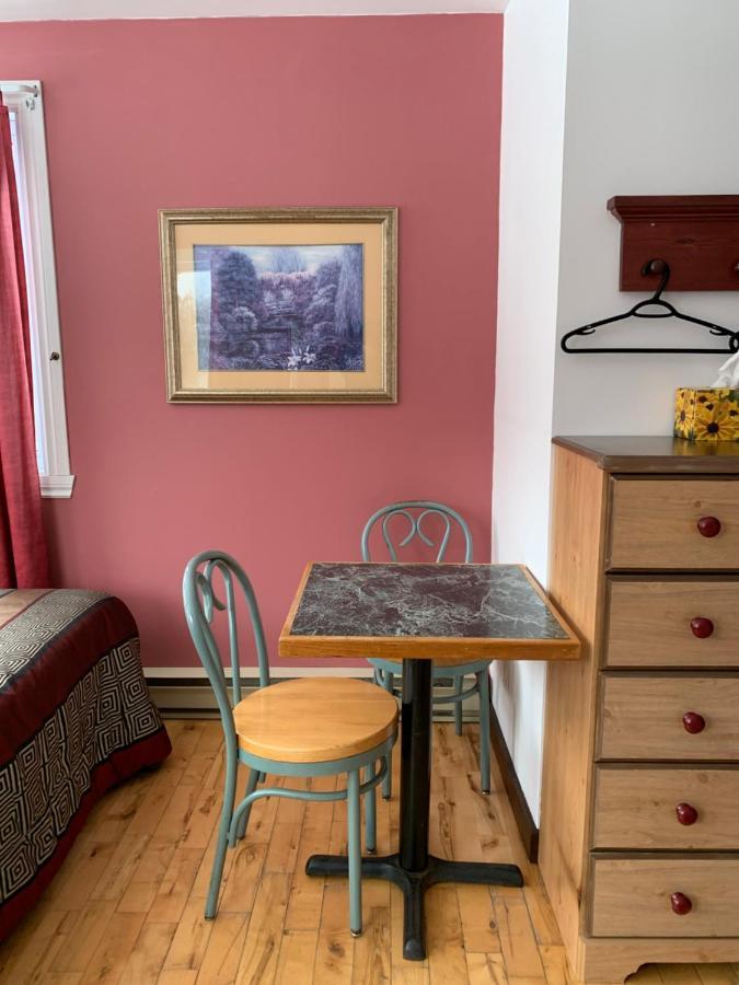 Double Room Single Bed