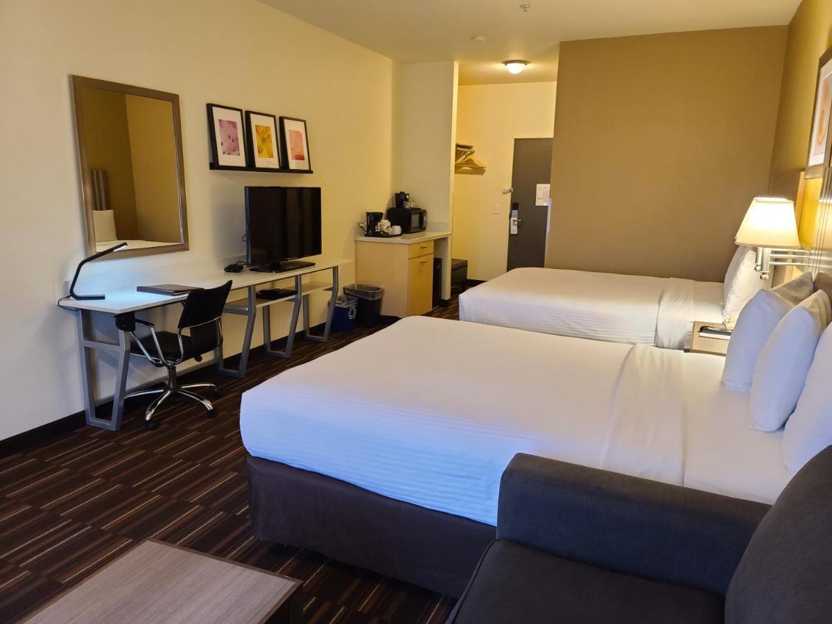 Standard Queen Room Two Queen Beds