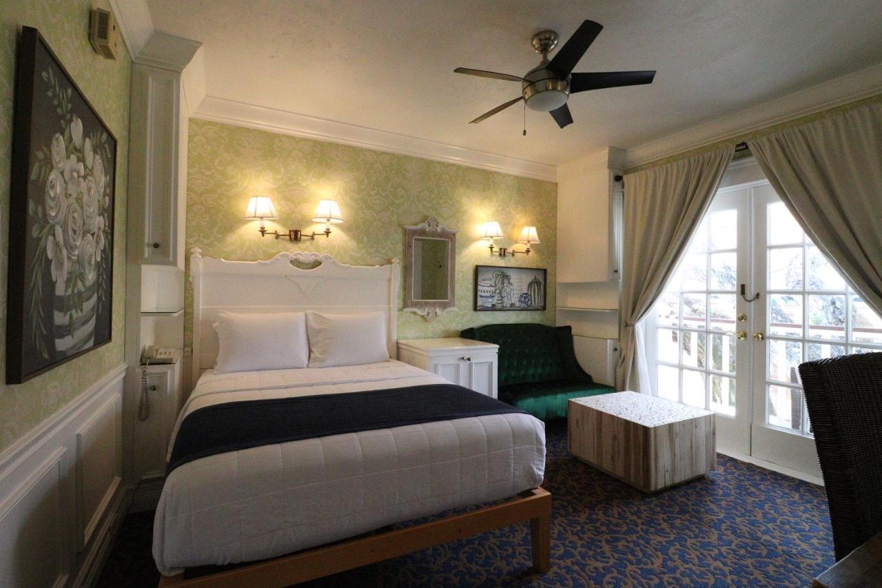 Superior Queen Room