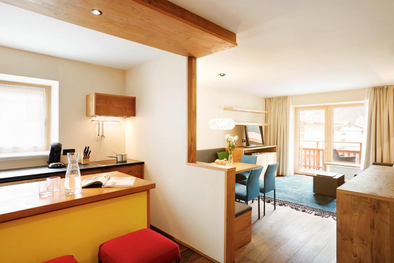 Deluxe One-Bedroom Suite