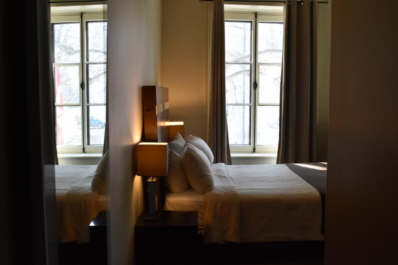 Deluxe Queen Room,1589386826:JPEG