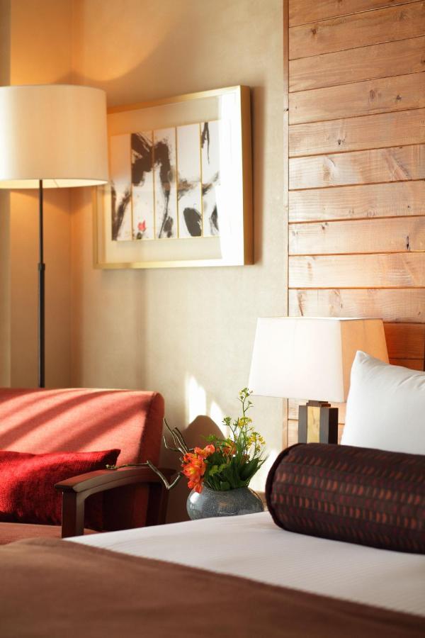 One-Bedroom King Suite