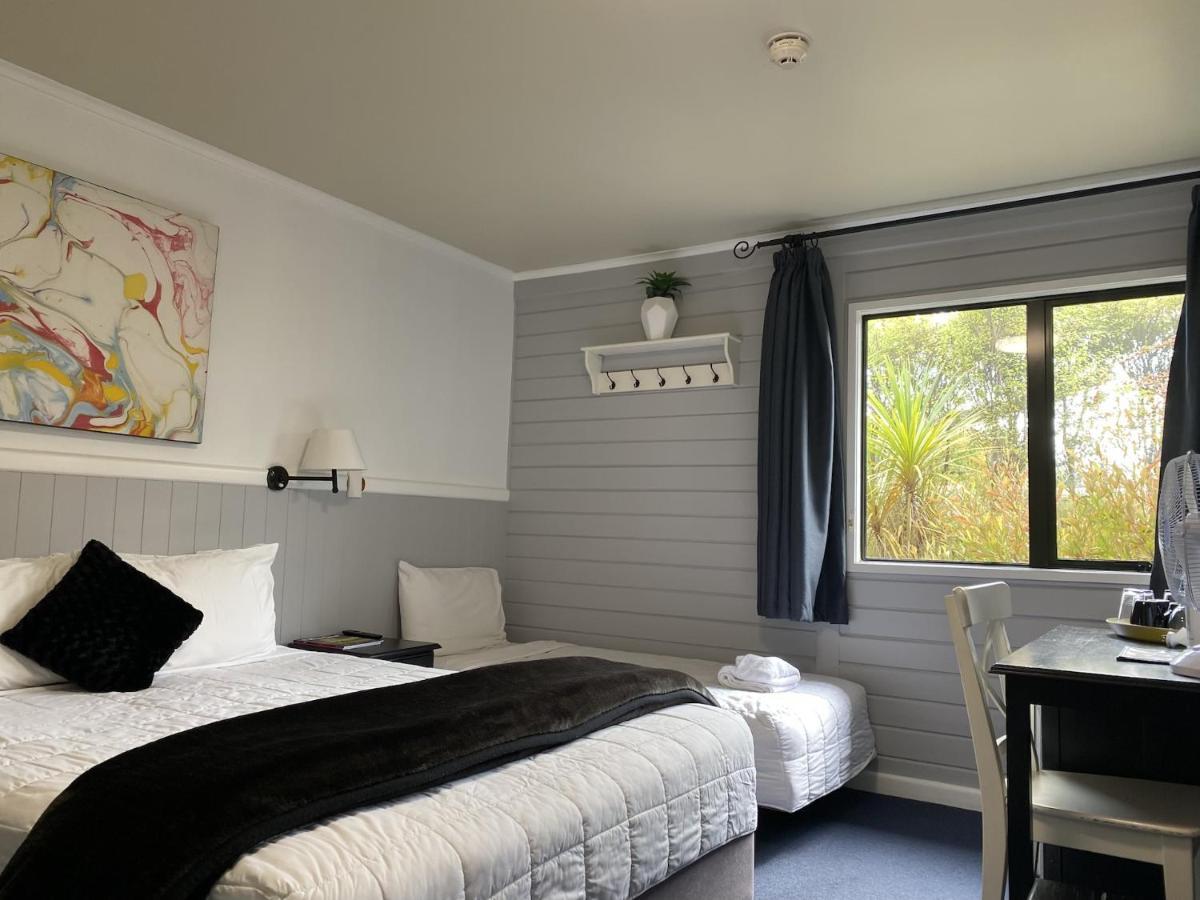 Twin Studio,1091261700:JPEG