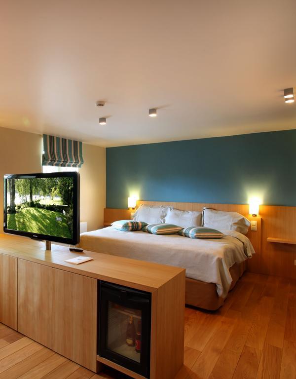 Suite,709190329:JPEG