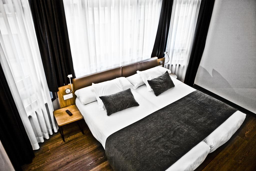 Double or Twin Room,917638495:JPEG