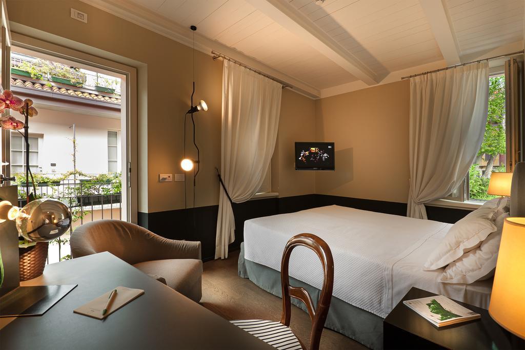 Double or Twin Room Courtyard View