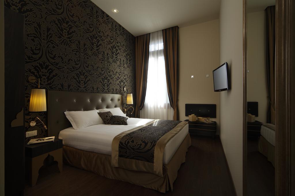 Deluxe Double Room,110234814:JPEG